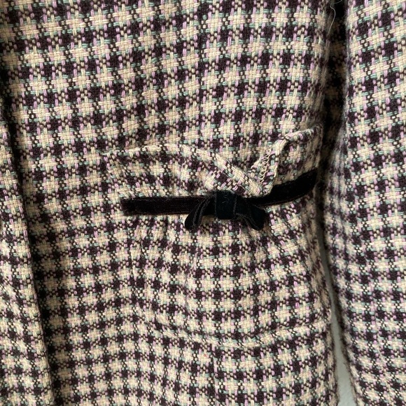Vintage Houndstooth Wool Blazer with Black Trim – Tailored Chanel-Inspired - Picture 6 of 11